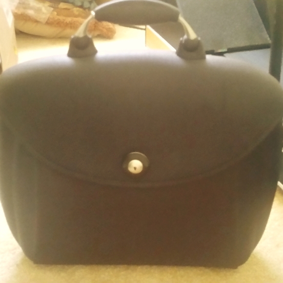 Mandarins Duck briefcase in aubergine color